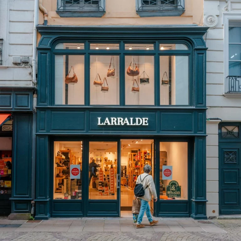 Devanture Larralde